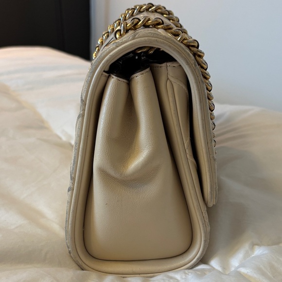 Tory Burch Fleming Used Soft Flap Fleming Bag in New Cream w/ Dust Bag Included - Picture 10 of 12